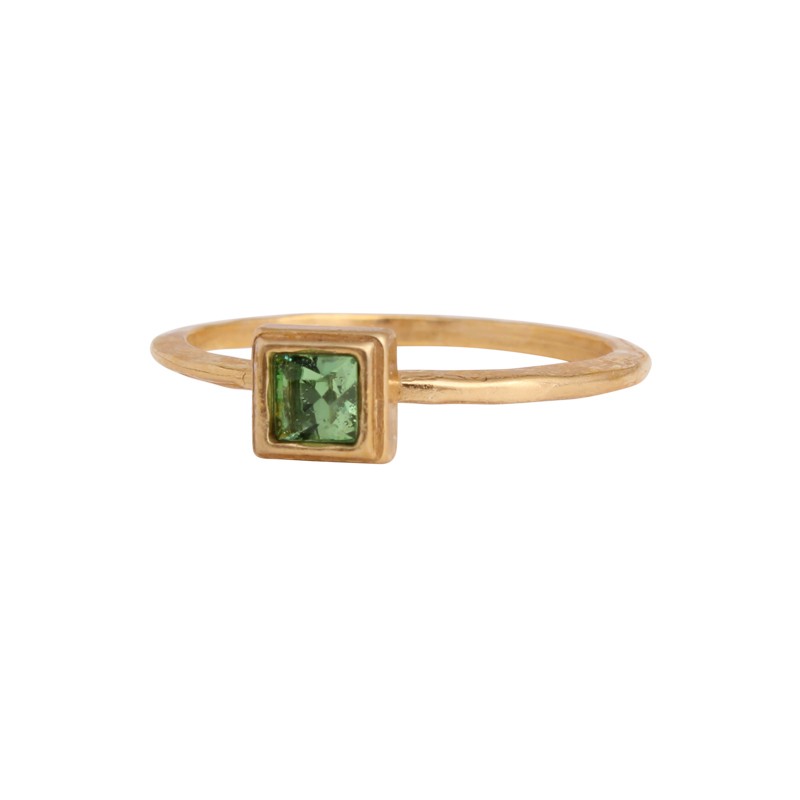 gold-birthstone-ring-square-setting