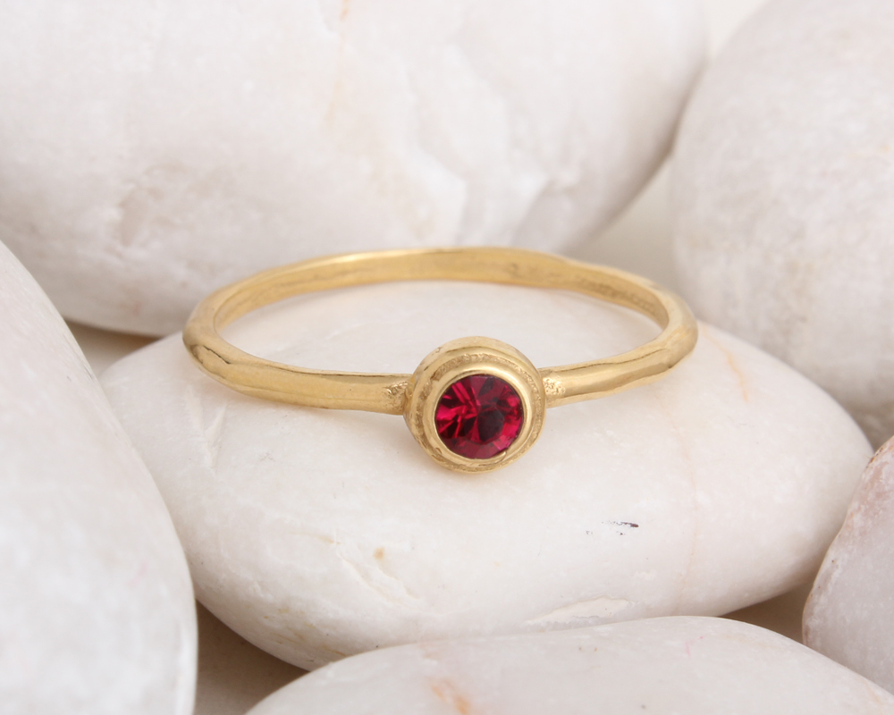 january birthstone gold ring